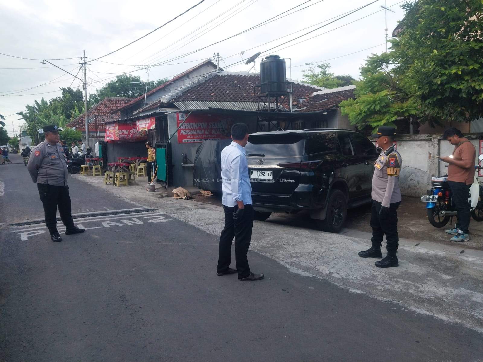Waspada Pencurian! Respon Cepat Call Center 110, Polresta Banyuwangi Langsung Olah TKP Pencurian Tas Berisi Ratusan Juta di Kelurahan Tukang Kayu